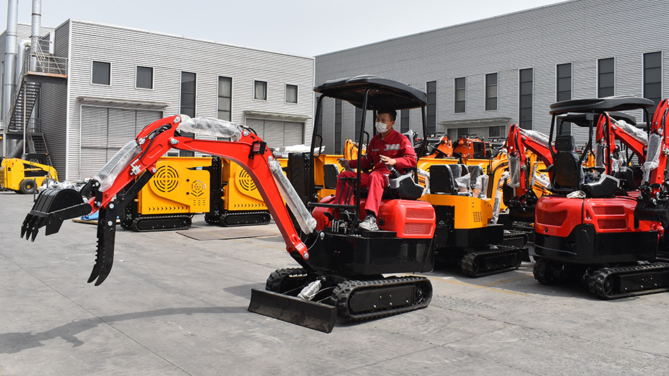 What is the Difference Between an Excavator and a Backhoe (or Digger)?